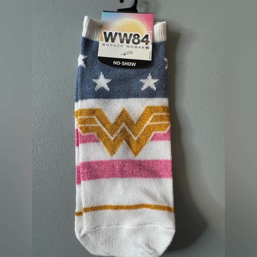 DC Wonder Woman No-Show Socks - Pink, Gold, White WW84